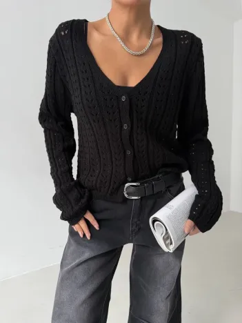 Küçük Düğmeli Küçük Örgülü Triko Hırka Siyah