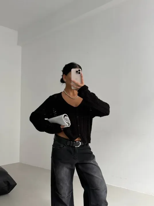 Küçük Düğmeli Küçük Örgülü Triko Hırka Siyah