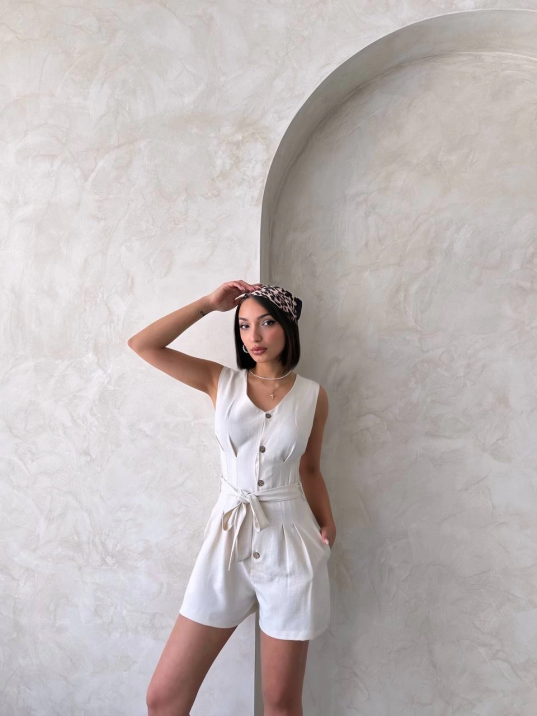 Kuşaklı şortlu tulum Kuşaklı şortlu tulum