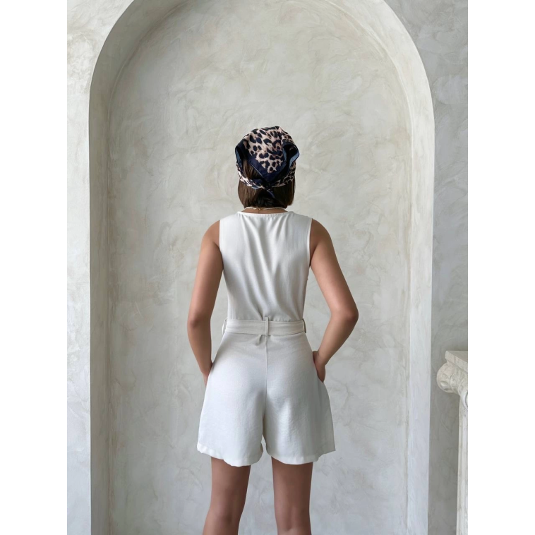 Kuşaklı şortlu tulum Kuşaklı şortlu tulum
