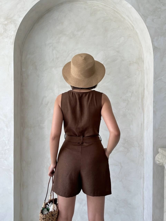 Kuşaklı şortlu tulum Kuşaklı şortlu tulum