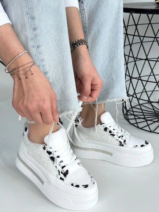 Lawin Beyaz Cilt Beyaz Simli Bağcıklı Spor Ayakkabı Lawin Beyaz Cilt Beyaz Simli Bağcıklı Spor Ayakkabı