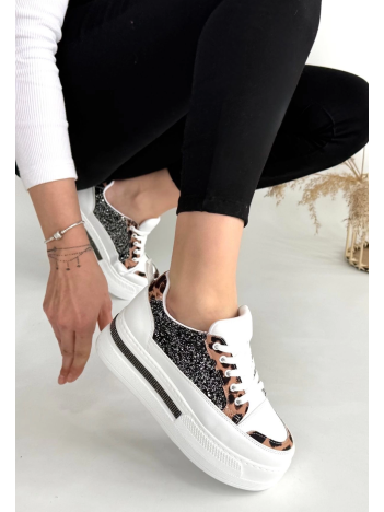 Lawin Beyaz Cilt Siyah Simli Bağcıklı Spor Ayakkabı Lawin Beyaz Cilt Siyah Simli Bağcıklı Spor Ayakkabı