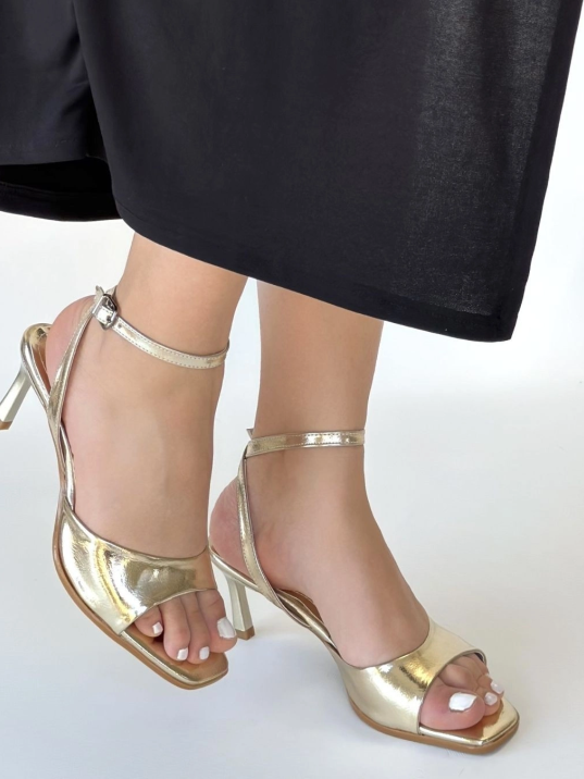 Lenya Gold Rugan Topuklu Ayakkabı