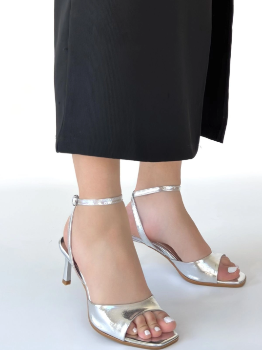 Lenya Gümüş Rugan Topuklu Ayakkabı