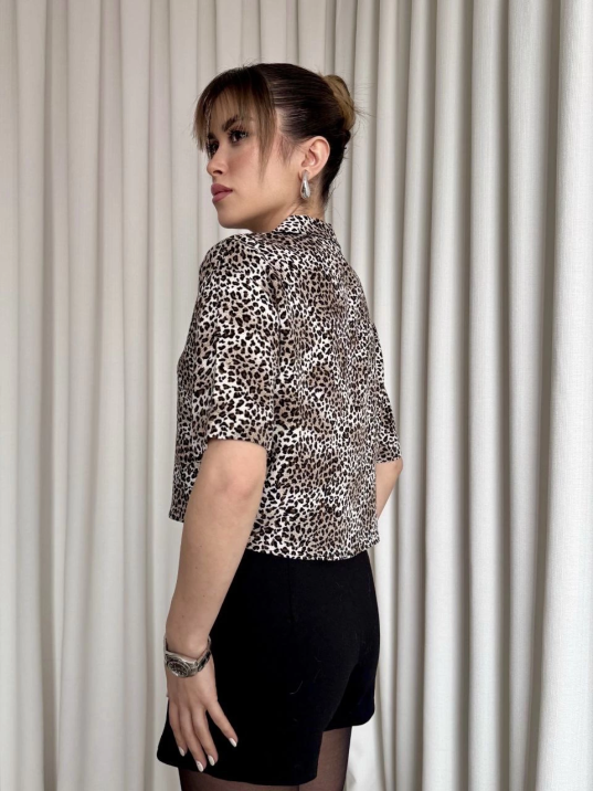 Leopar desenli crop gömlek Leopar desenli crop gömlek