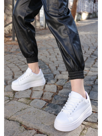 Leran Beyaz Cilt Bağcıklı Spor Ayakkabı Leran Beyaz Cilt Bağcıklı Spor Ayakkabı