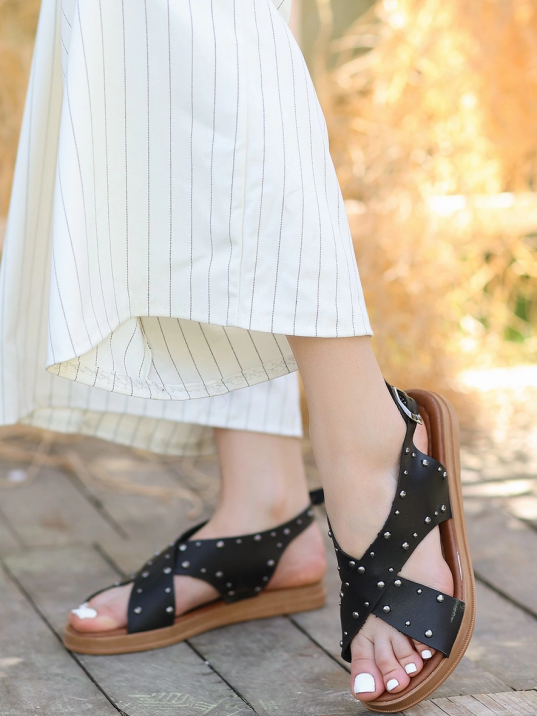 Lilan Siyah Deri Sandalet