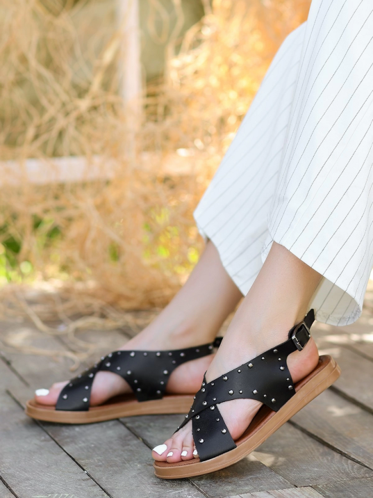 Lilan Siyah Deri Sandalet