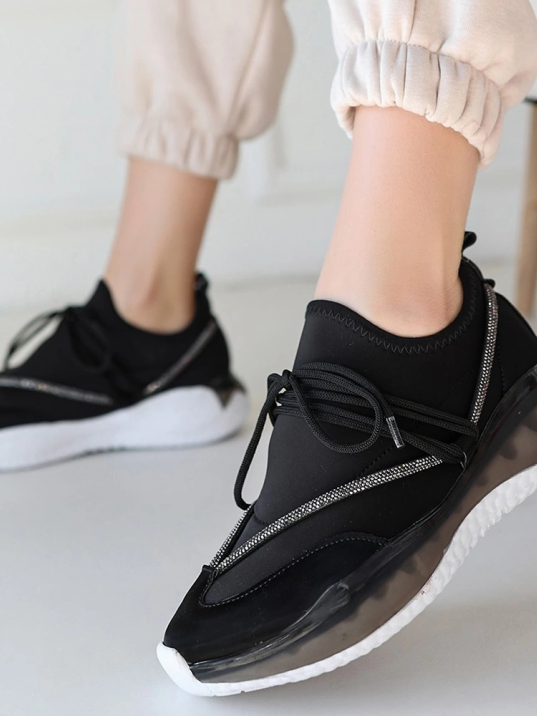 Liney Siyah Rugan Bağcıklı Spor Ayakkabı Liney Siyah Rugan Bağcıklı Spor Ayakkabı