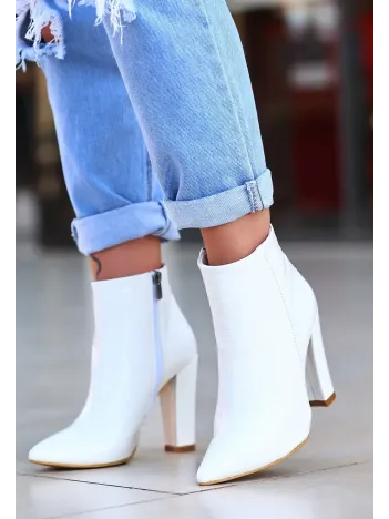 Loora Beyaz Rugan Desenli Topuklu Bot