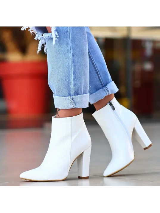 Loora Beyaz Rugan Desenli Topuklu Bot Loora Beyaz Rugan Desenli Topuklu Bot