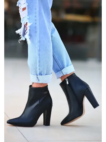 Loora Siyah Cilt Topuklu Bot Loora Siyah Cilt Topuklu Bot