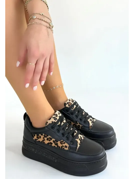 Lorrin Siyah Cilt Leopar Detaylı Bağcıklı Spor Ayakkabı Lorrin Siyah Cilt Leopar Detaylı Bağcıklı Spor Ayakkabı