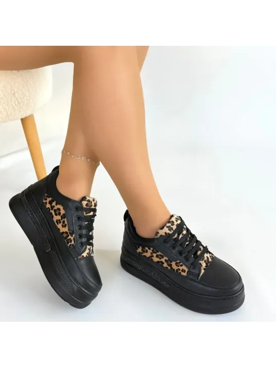 Lorrin Siyah Cilt Leopar Detaylı Bağcıklı Spor Ayakkabı Lorrin Siyah Cilt Leopar Detaylı Bağcıklı Spor Ayakkabı