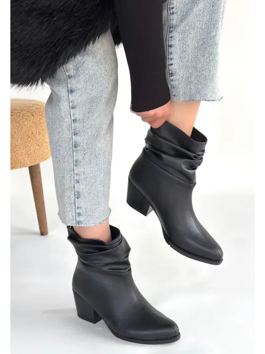 Lukana Siyah Cilt Topuklu Körüklü Bot Lukana Siyah Cilt Topuklu Körüklü Bot