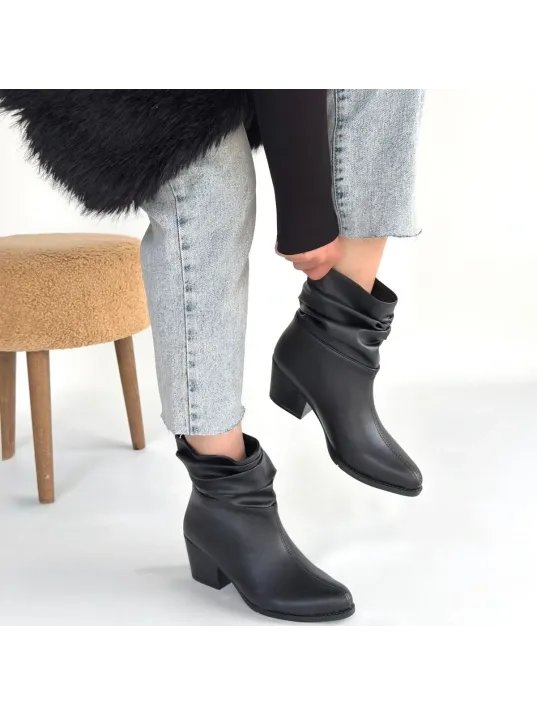 Lukana Siyah Cilt Topuklu Körüklü Bot Lukana Siyah Cilt Topuklu Körüklü Bot