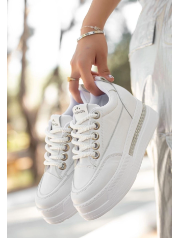 Lulu Beyaz Cilt Bağcıklı Spor Ayakkabı Lulu Beyaz Cilt Bağcıklı Spor Ayakkabı