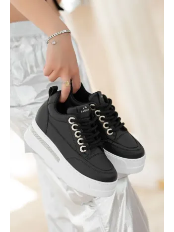 Lulu Siyah Cilt Beyaz Tabanlı Bağcıklı Spor Ayakkabı