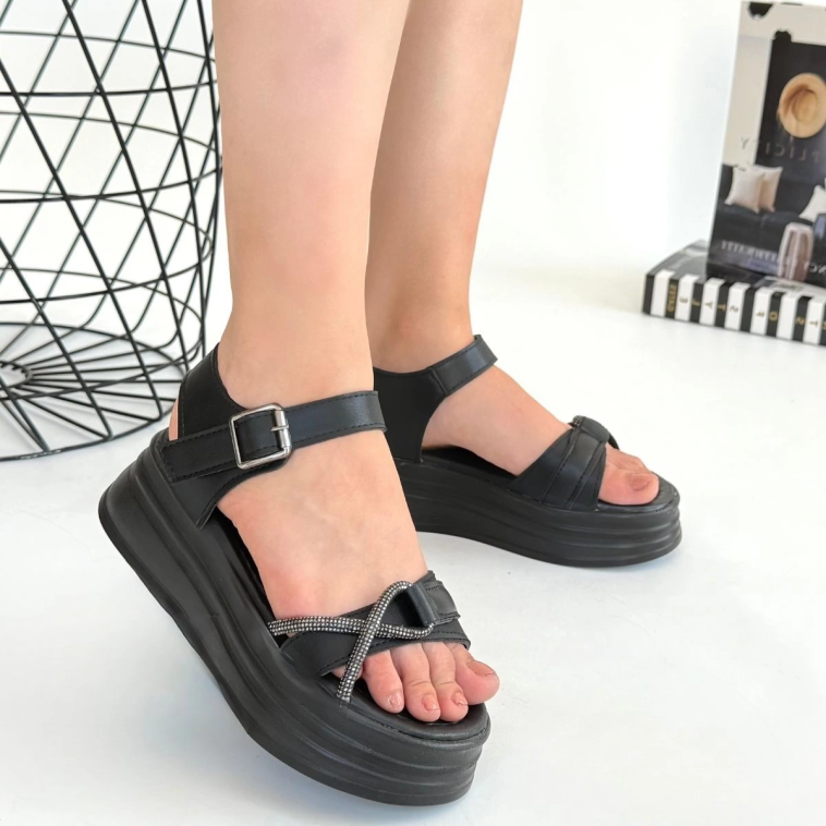 Luno Siyah Cilt Kemerli Sandalet Luno Siyah Cilt Kemerli Sandalet