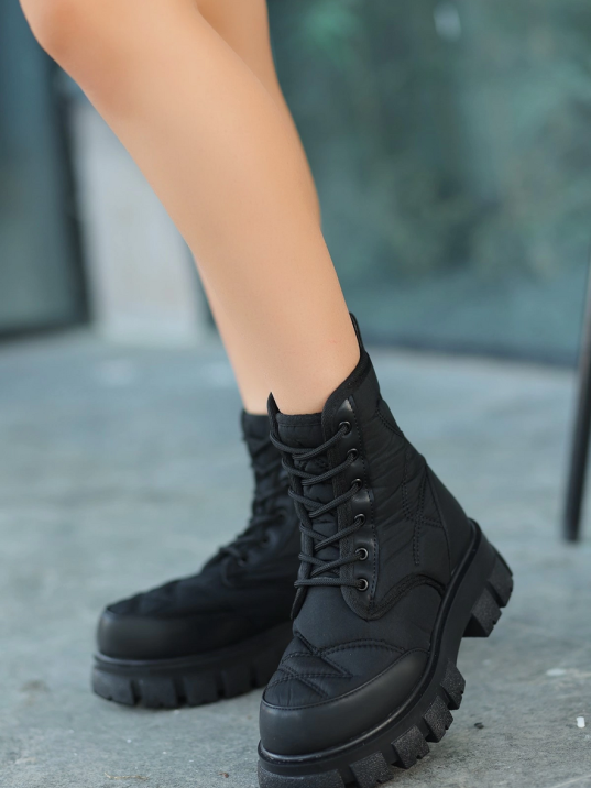 Mabel Siyah Cilt Bağcıklı Bot