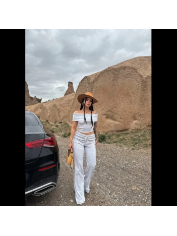 Madonna yaka bol paça pantolonlu takım