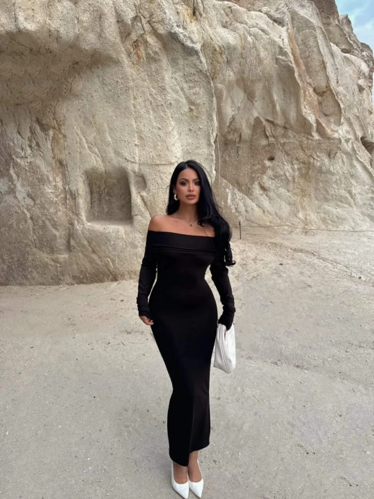 Madonna yaka esnek kumaş elbise siyah Madonna yaka esnek kumaş elbise siyah