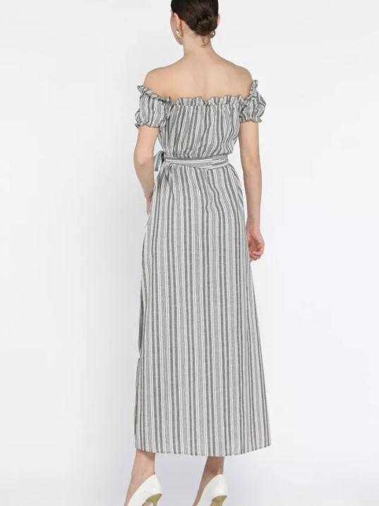 Madonna yaka midi yırtmaçlı kuşaklı keten elbise Madonna yaka midi yırtmaçlı kuşaklı keten elbise