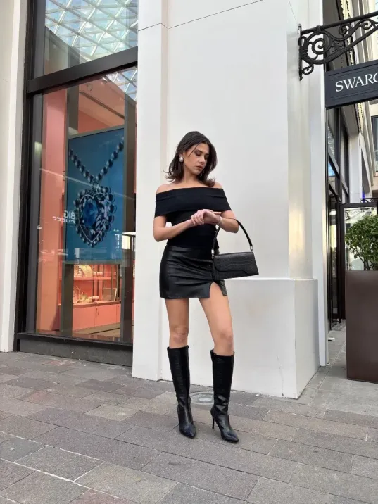 Madonna Yaka Sıfır Kol Bluz