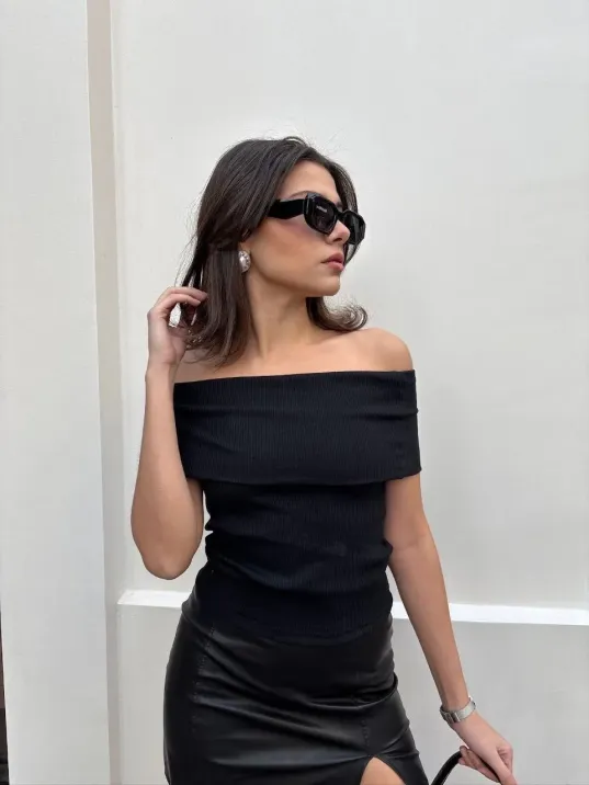 Madonna Yaka Sıfır Kol Bluz