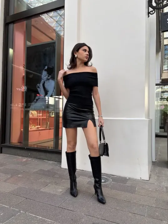 Madonna Yaka Sıfır Kol Bluz