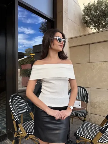 Madonna Yaka Sıfır Kol Bluz