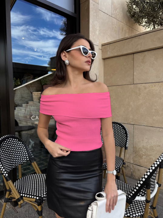 Madonna yaka sıfır kol bluz pembe Madonna yaka sıfır kol bluz pembe