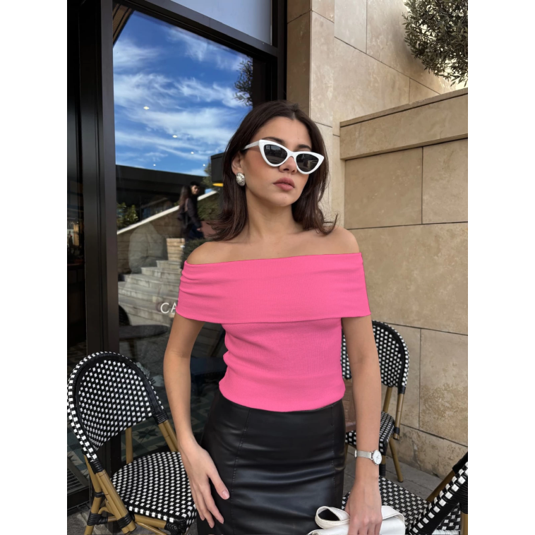 Madonna yaka sıfır kol bluz pembe Madonna yaka sıfır kol bluz pembe