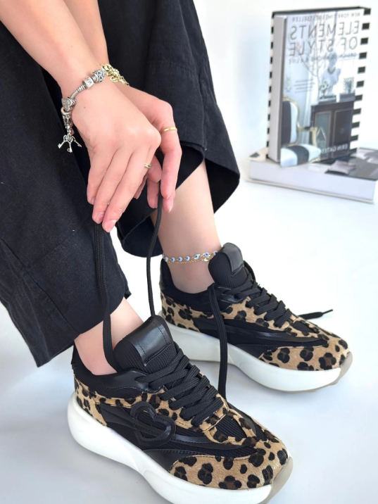 Mark Leopar Süet Bağcıklı Spor Ayakkabı Mark Leopar Süet Bağcıklı Spor Ayakkabı