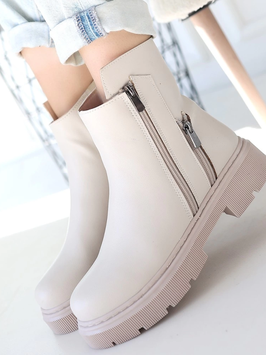 Menta Bej Cilt Fermuar Aksesuarlı Bot Menta Bej Cilt Fermuar Aksesuarlı Bot