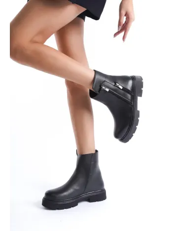 Menta Siyah Cilt Fermuar Aksesuarlı Bot Menta Siyah Cilt Fermuar Aksesuarlı Bot