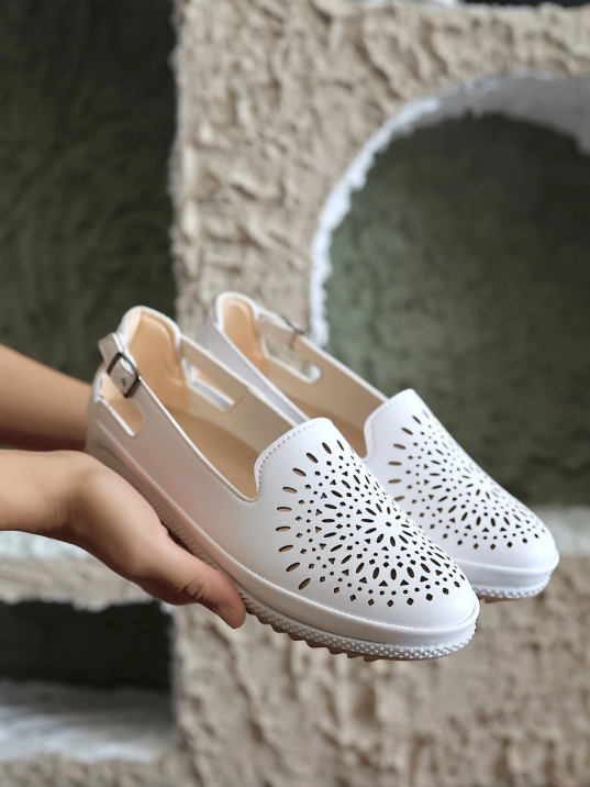 Meore Beyaz Cilt Babet Ayakkabı