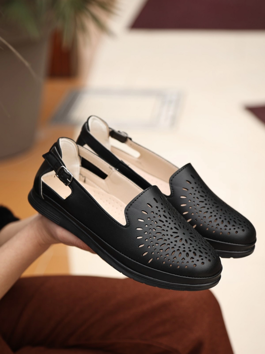 Meore Siyah Cilt Babet Ayakkabı Meore Siyah Cilt Babet Ayakkabı