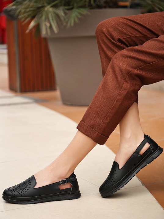 Meore Siyah Cilt Babet Ayakkabı Meore Siyah Cilt Babet Ayakkabı