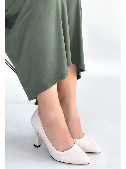 Merio Bej Baskılı Rugan Topuklu Ayakkabı Merio Bej Baskılı Rugan Topuklu Ayakkabı