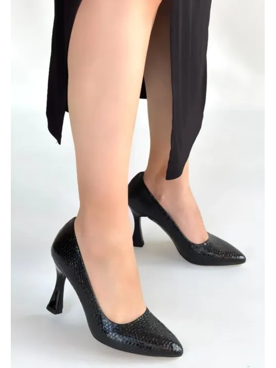Merio Siyah Baskılı Rugan Topuklu Ayakkabı Merio Siyah Baskılı Rugan Topuklu Ayakkabı