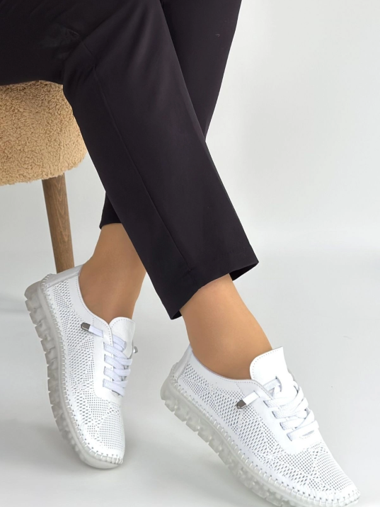 Merja Beyaz Deri Bağcıklı Spor Ayakkabı