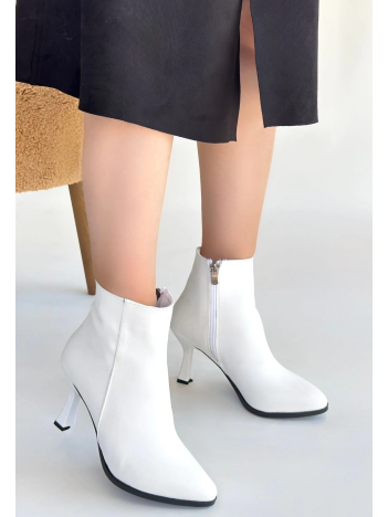 Mişha Beyaz Cilt Topuklu Bot Mişha Beyaz Cilt Topuklu Bot