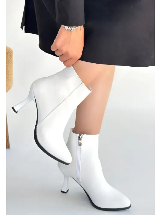 Mişha Beyaz Cilt Topuklu Bot Mişha Beyaz Cilt Topuklu Bot