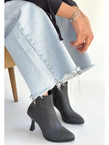 Mişha Siyah Cilt Topuklu Bot