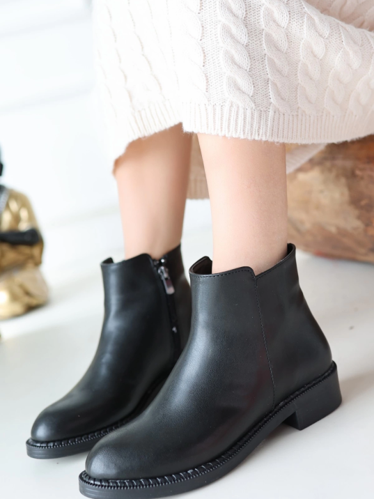 Moed Siyah Cilt Topuklu Bot