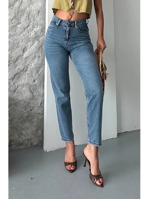 Mom Fit Kar Yıkama Bıyık Detaylı Jeans Pantolon D2006
