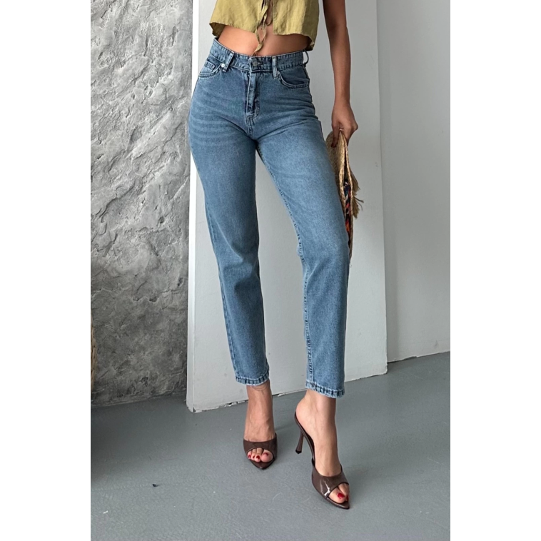Mom fit kar yıkama bıyık detaylı jeans pantolon d2006 Mom fit kar yıkama bıyık detaylı jeans pantolon d2006