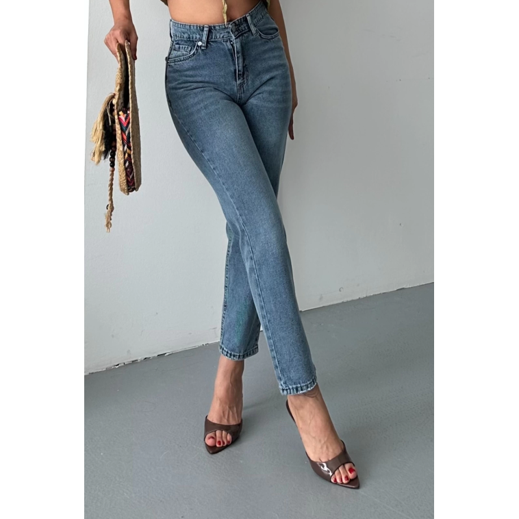 Mom fit kar yıkama bıyık detaylı jeans pantolon d2006 Mom fit kar yıkama bıyık detaylı jeans pantolon d2006